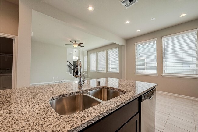 Building Photo - 2559 Terrace Point Dr