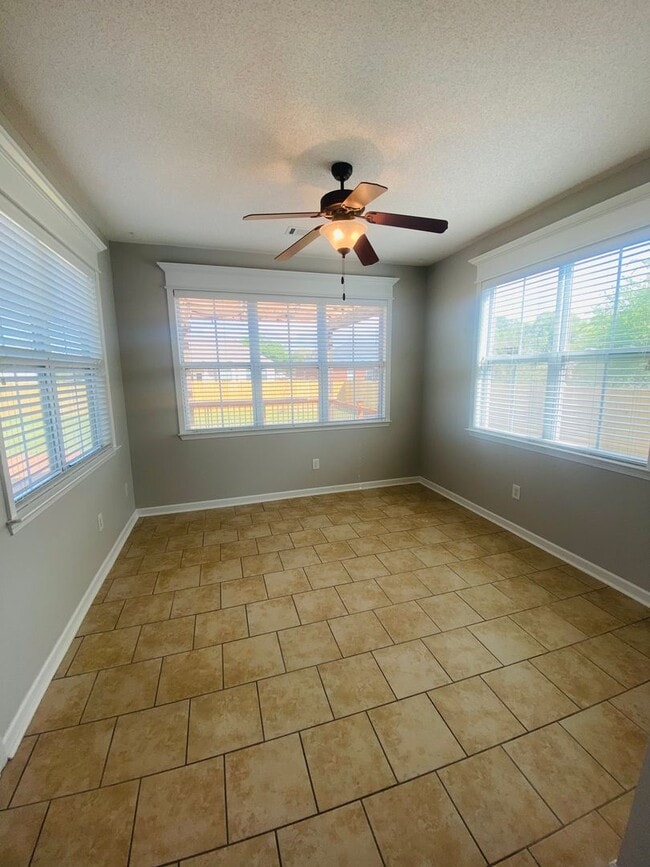 Building Photo - Charming Bonaire Rental!