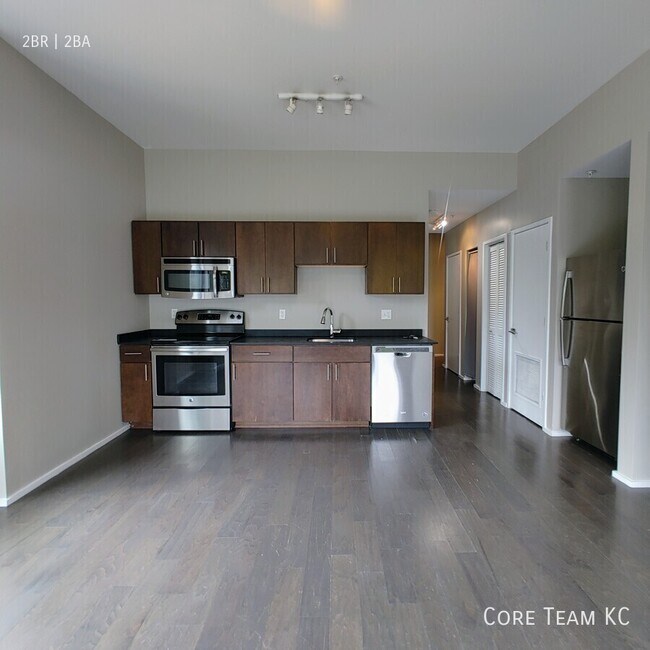 Building Photo - 3632 Gillham Rd