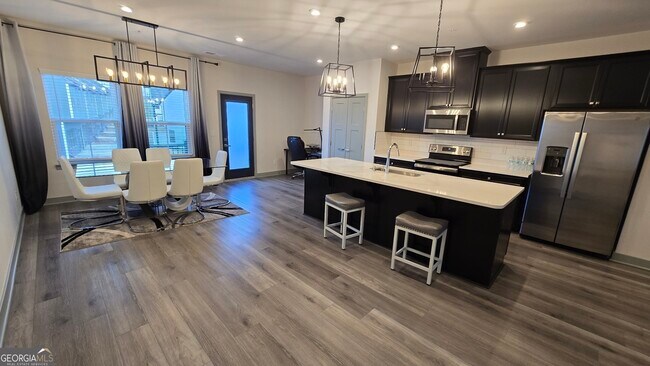 Building Photo - 115 Climbing Ivy Cir