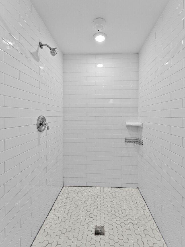 Building Photo - 2531 N Lee St