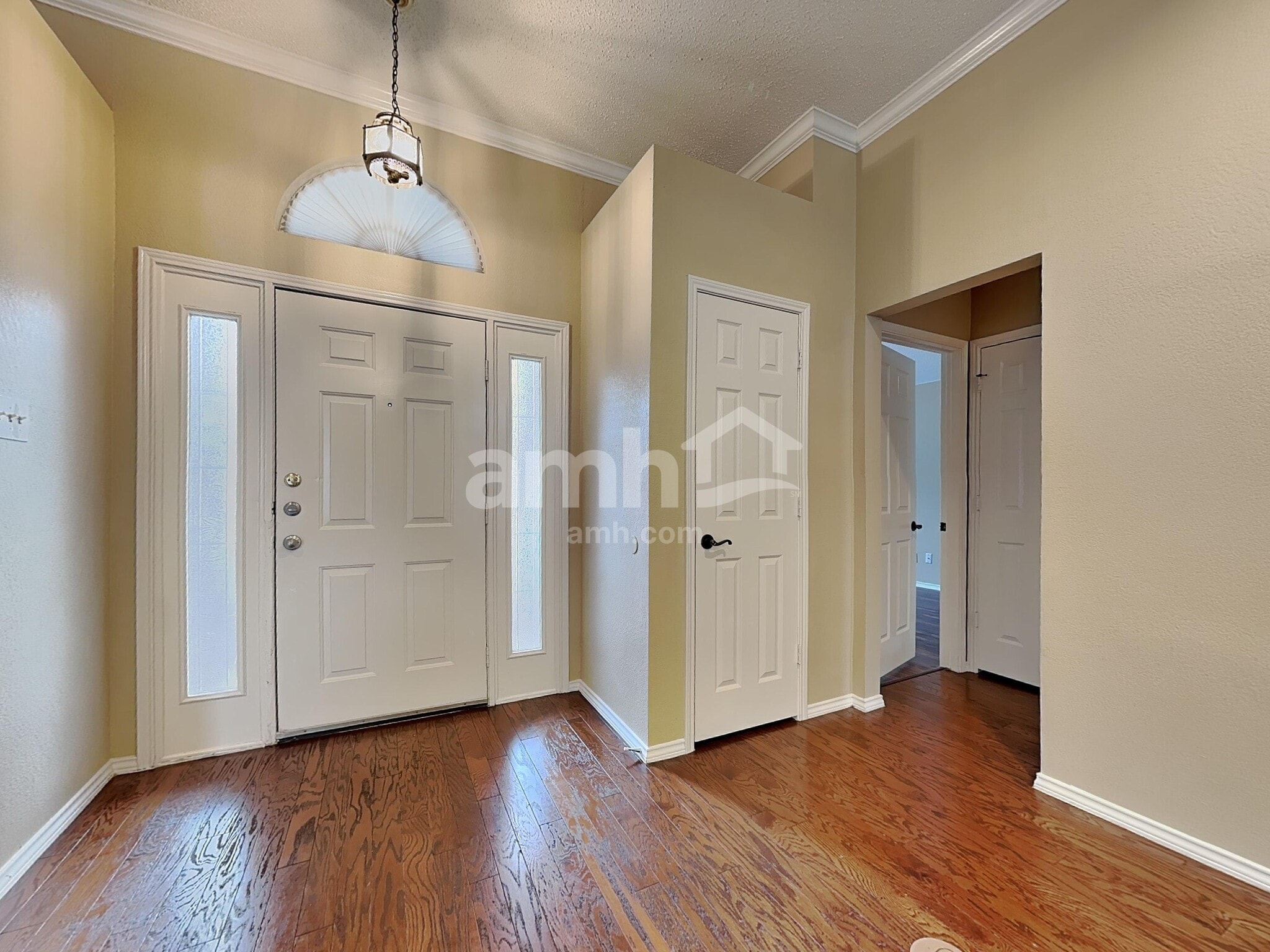 Building Photo - 7312 Glen Dr