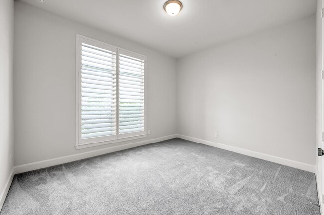 Building Photo - 32336 Noble Crk Dr