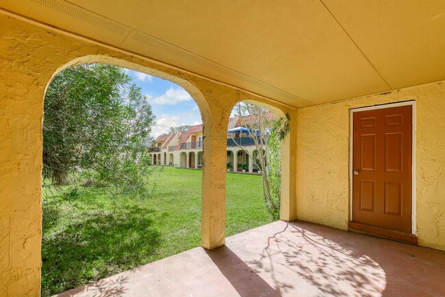 Building Photo - 3918 La Mirada Dr N