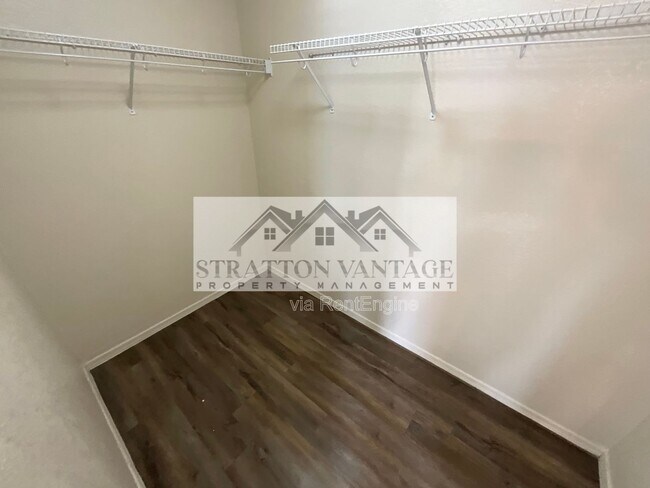 Building Photo - 2643 S 84th Gln