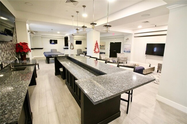 Building Photo - 2501 S Ocean Dr