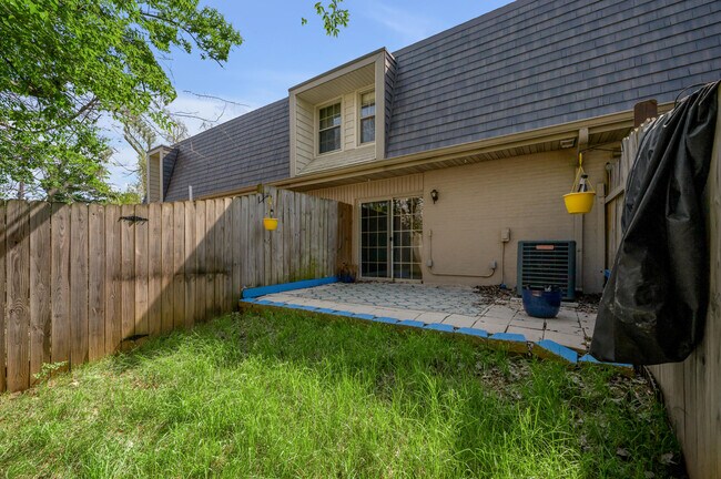 Building Photo - 139 Regency Point Path