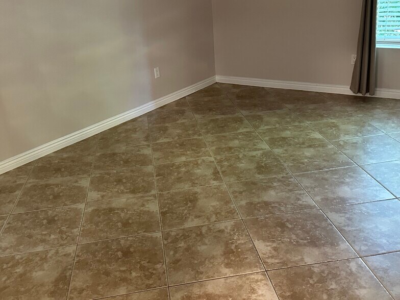 Building Photo - 18350 Hatteras St