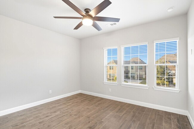 Building Photo - 4021 Angelina Dr