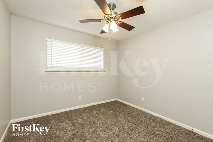 Building Photo - 10715 Kirkvale Dr