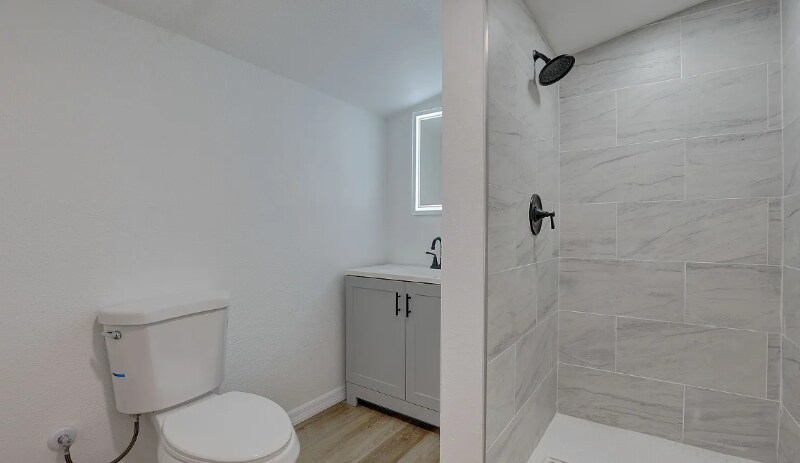 Building Photo - 417 Hollyhock Ln