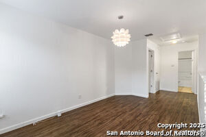 Building Photo - 203 Shadbush St