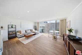 Building Photo - 2160 Century Pk E