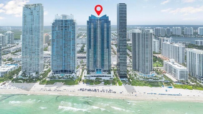 Building Photo - 17121 Collins Ave