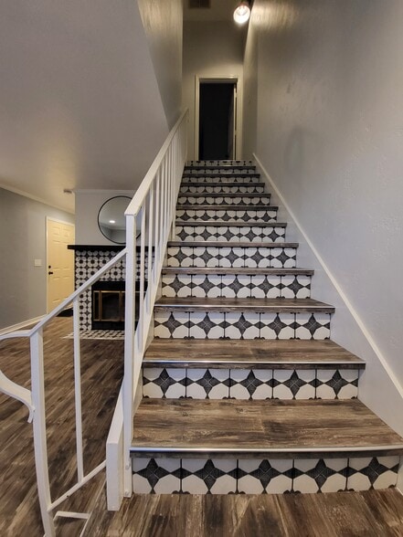 Building Photo - 150 Huntley Ave