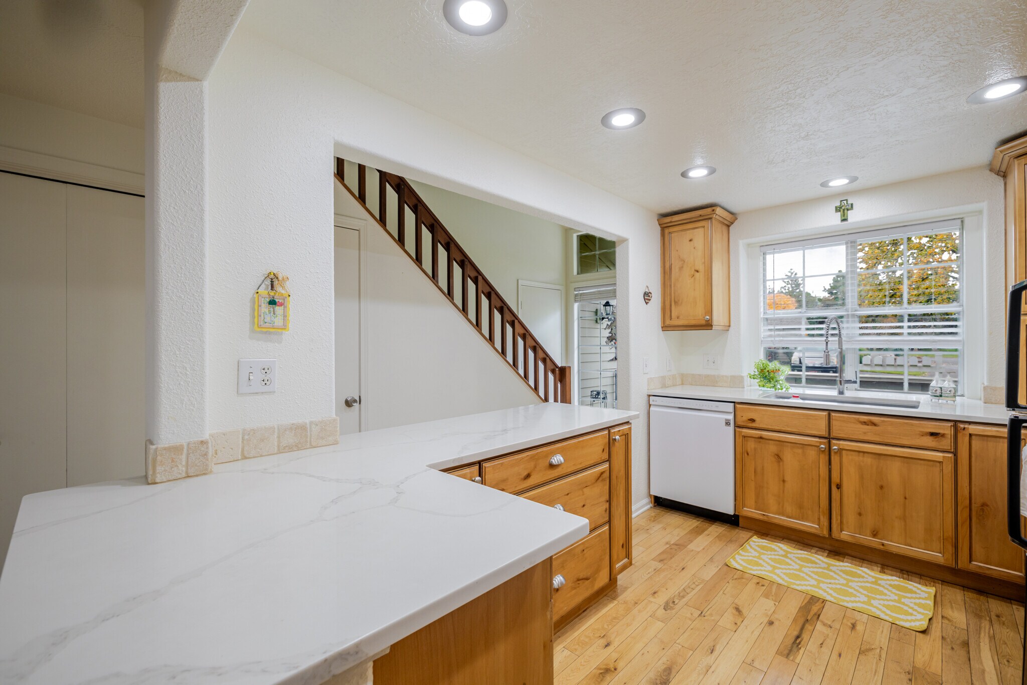 Building Photo - 3124 S Falling Brook Ln