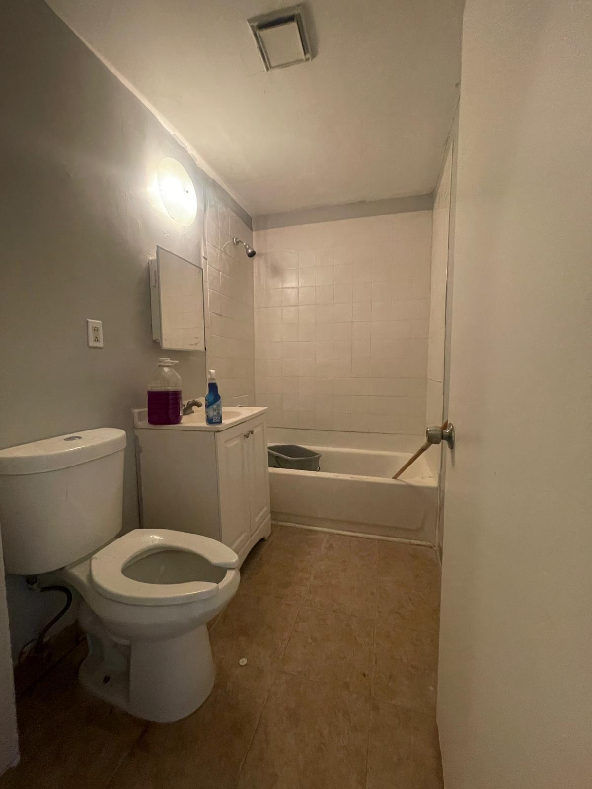 240 Bergen Ave 2L - 232 Bergen Ave
