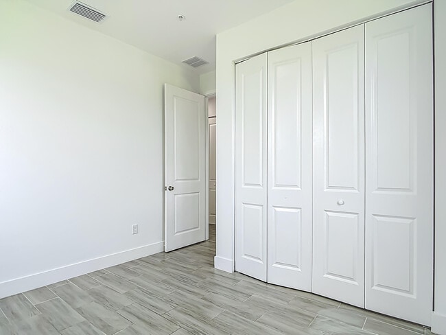 Building Photo - 260 Rotonda Blvd W