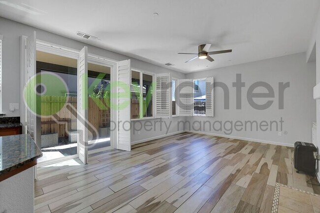 Building Photo - 973 Courtyards Loop