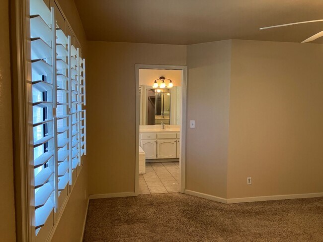 Building Photo - 1717 Whippoorwill Ct