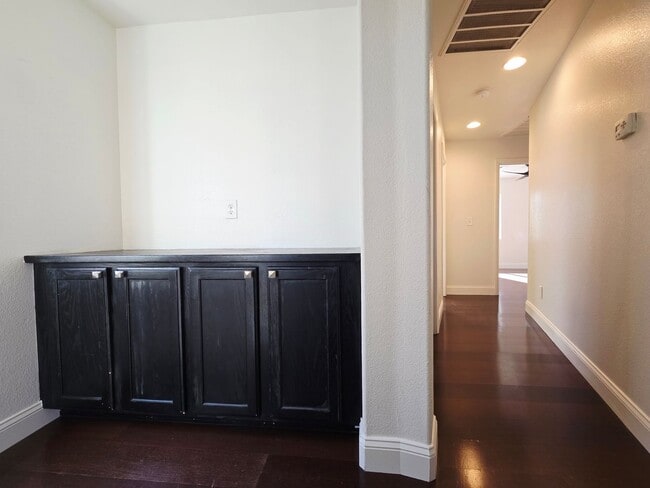 Building Photo - GORGEOUS 4BD/3BA IN SILVERADO RANCH