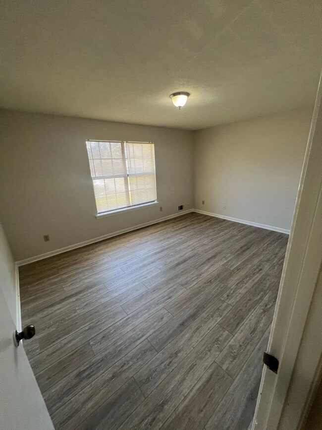 Building Photo - 3112 Dove Ct