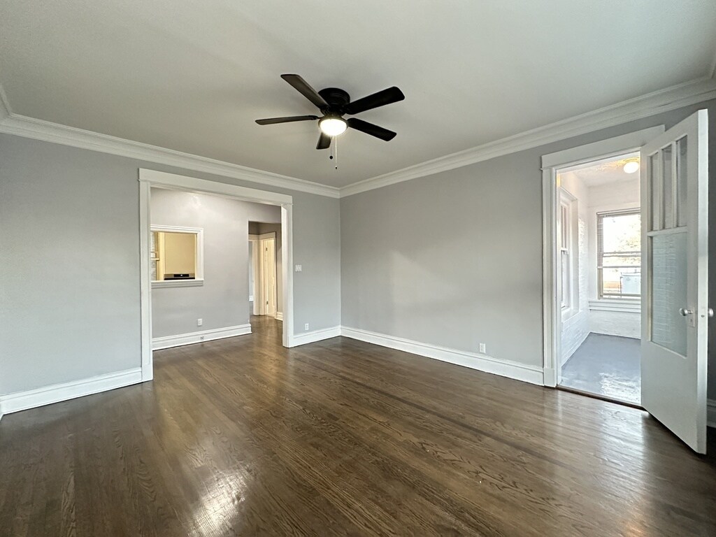 Building Photo - 1214 W Rosemont Ave