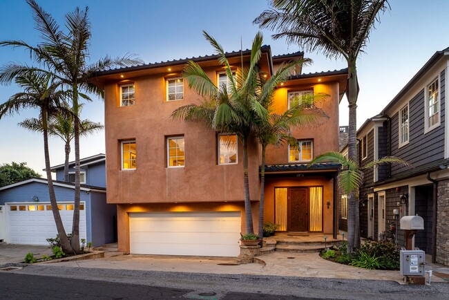 Building Photo - GORGEOUS CUSTOM BEACH HOME - Solimar Beach Colony