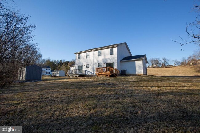 Building Photo - 87 Dozer Ln