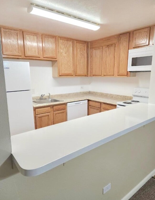 Building Photo - 1375 Everett Ct