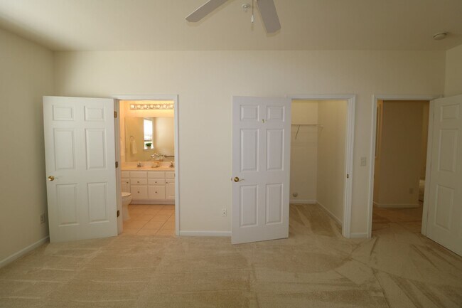 Building Photo - 6901 Hanesbrook Cir