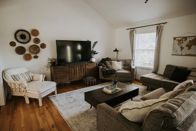 Building Photo - 10804 Trojan Hill Dr