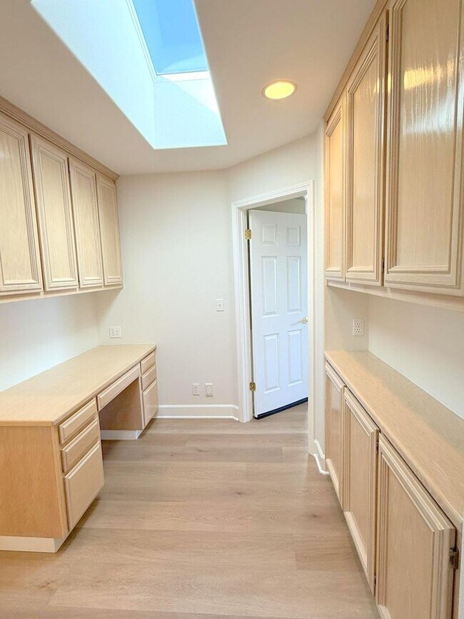 Building Photo - Former Model Home in Desirable Bridges Com...