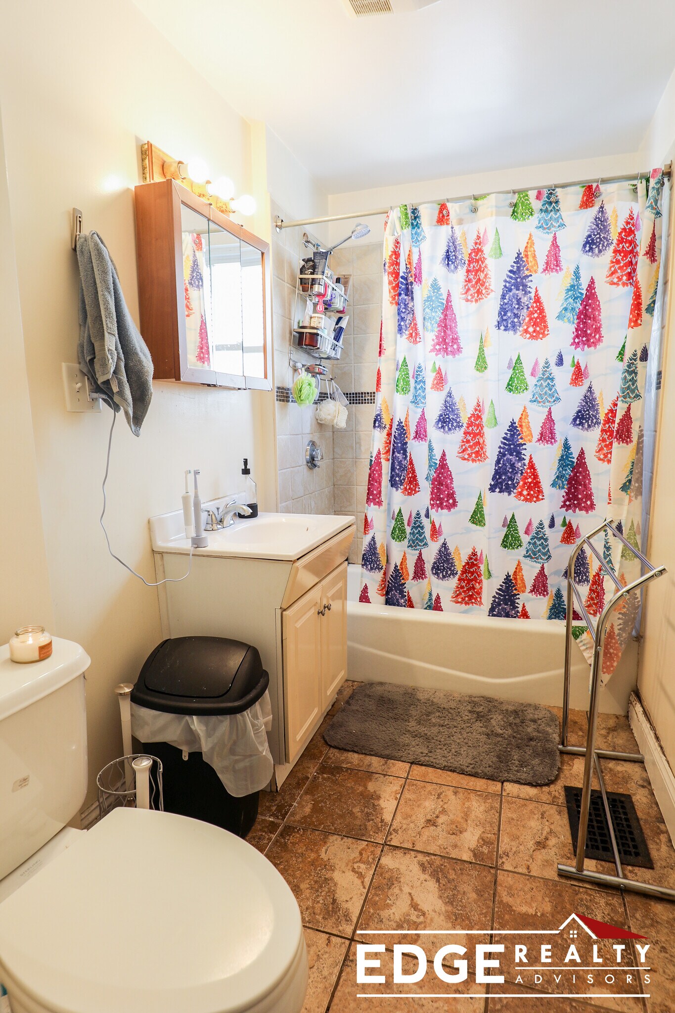 Building Photo - 44 Easton St