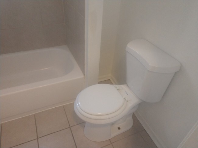 Bathroom - 402 E Lorraine Ave