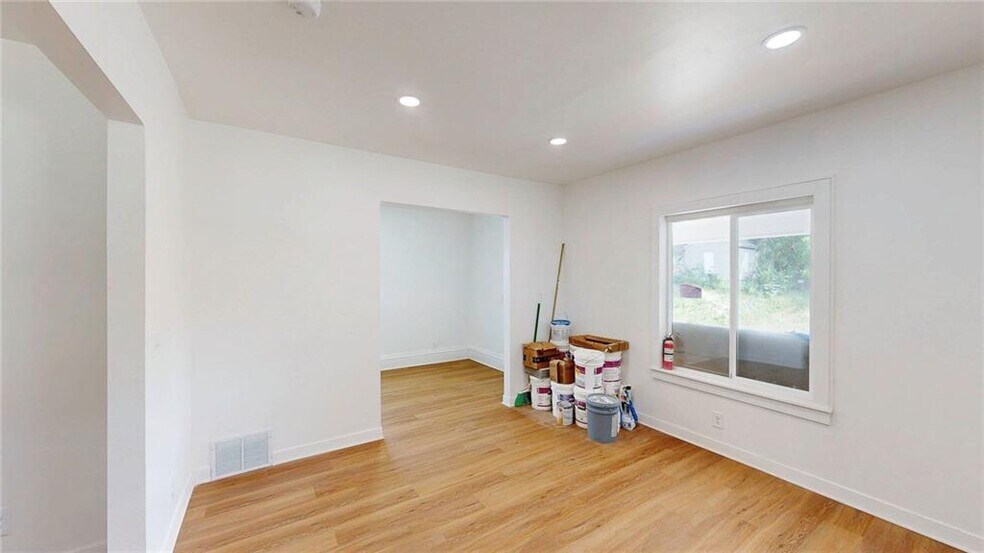 Building Photo - 912 Ohio Ave