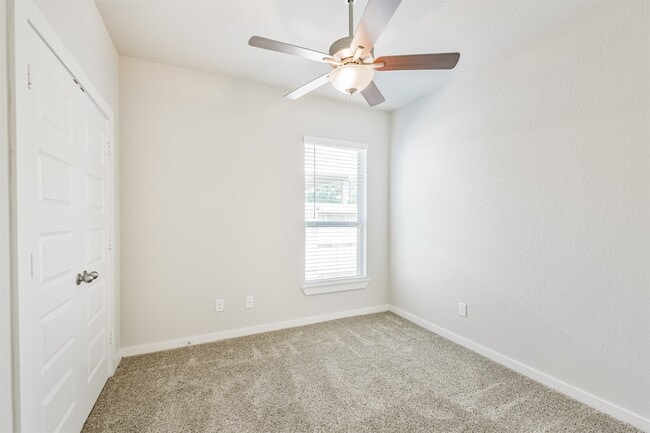 Building Photo - 25109 Pacific Wren Dr