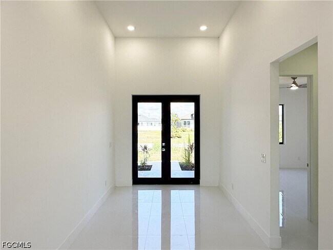 Building Photo - 2726 NW 41st Pl