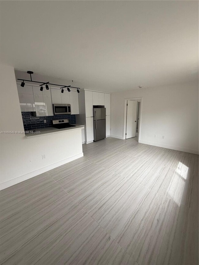 Building Photo - 7441 SW 59th Pl