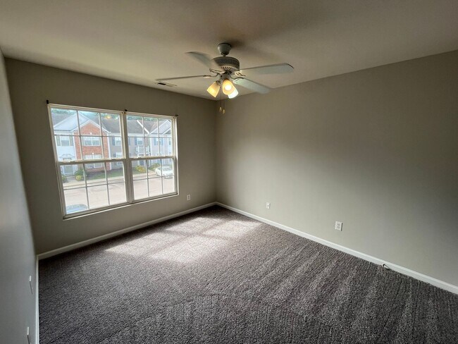 Building Photo - 5324 Glen Canyon Rd