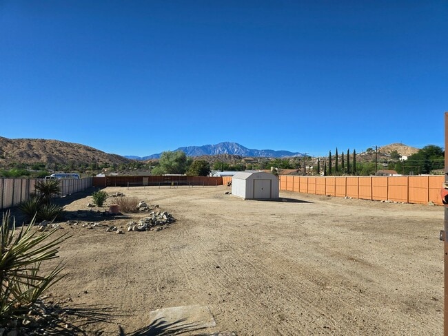 Building Photo - Remodeled Two Bedroom in Morongo Valley