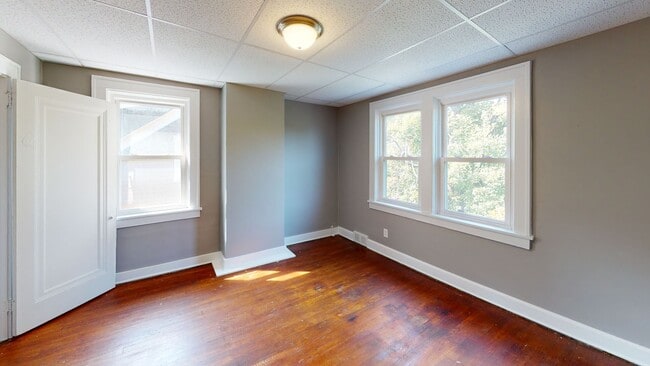 Building Photo - Renovated 3 Bed 1 Bath House for Rent