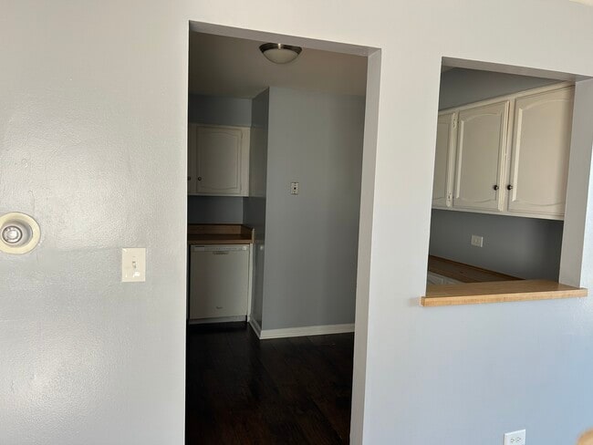 Building Photo - 169 S Gregory St