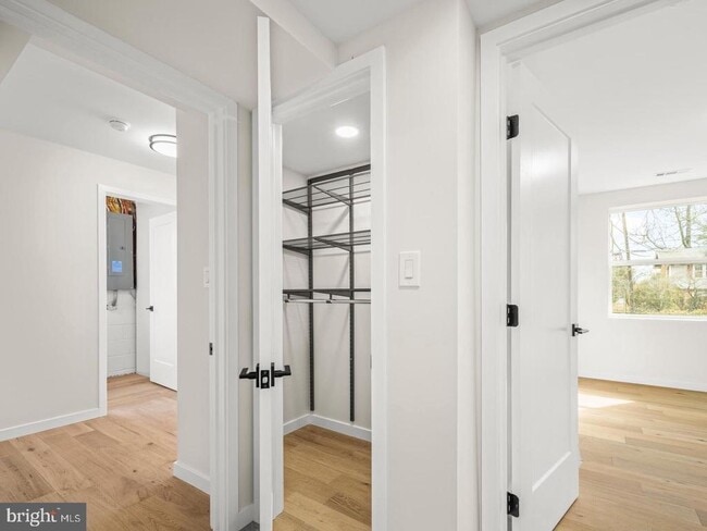 Building Photo - 8321 Raymond Ln