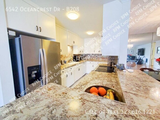 Building Photo - 6542 Ocean Crest Dr