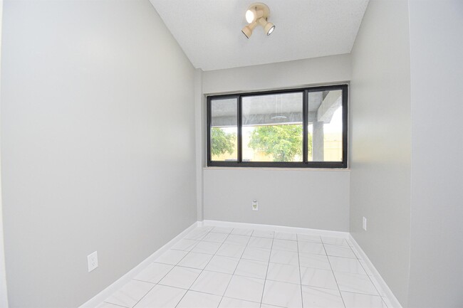 Building Photo - 3100 NW 46th St