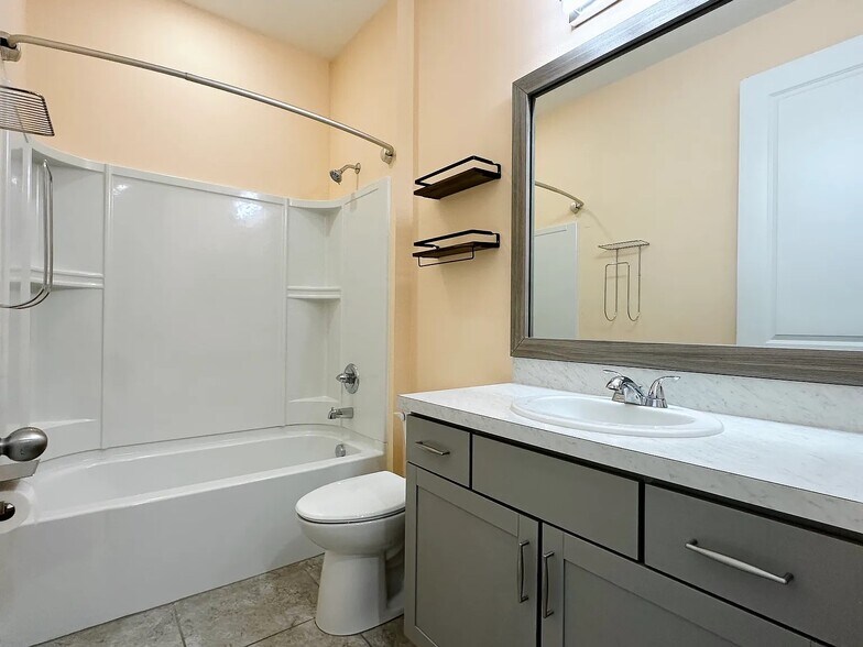 Building Photo - 2410 Bittle Way