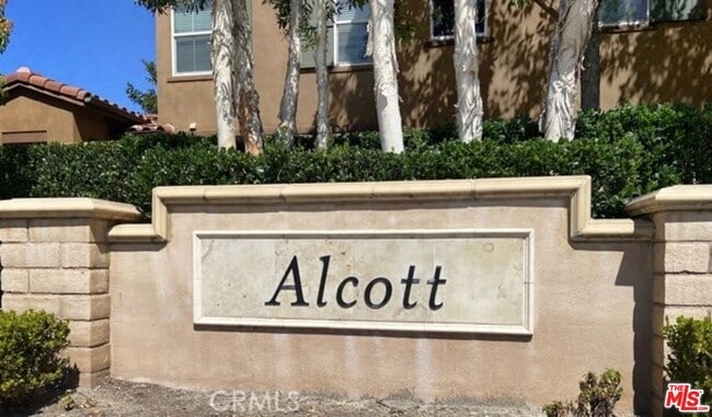 Building Photo - 68 Revell Cir