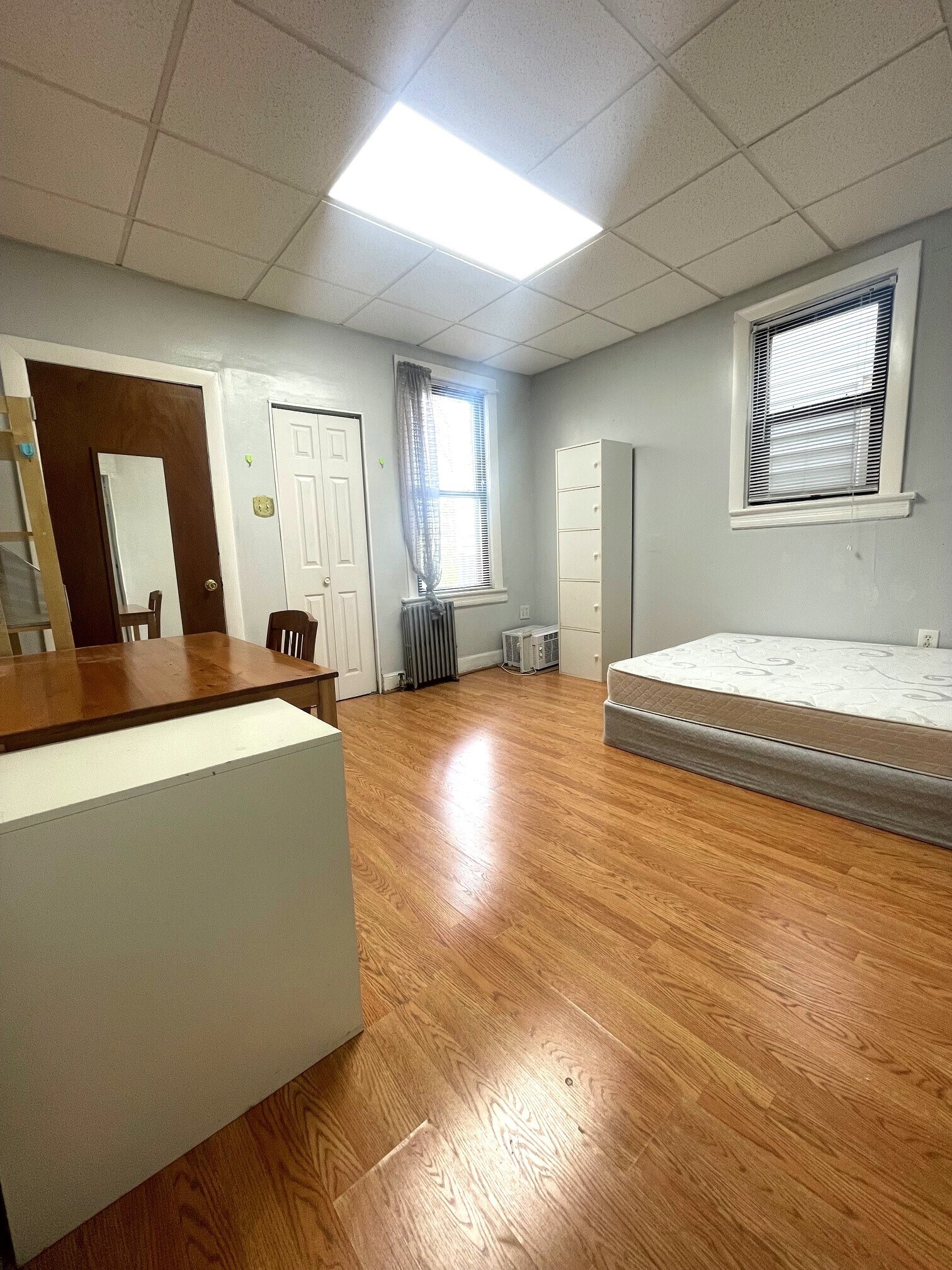 Building Photo - 812 Pavonia Ave