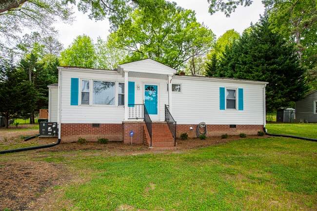 Building Photo - 2711 Springbrook Cir